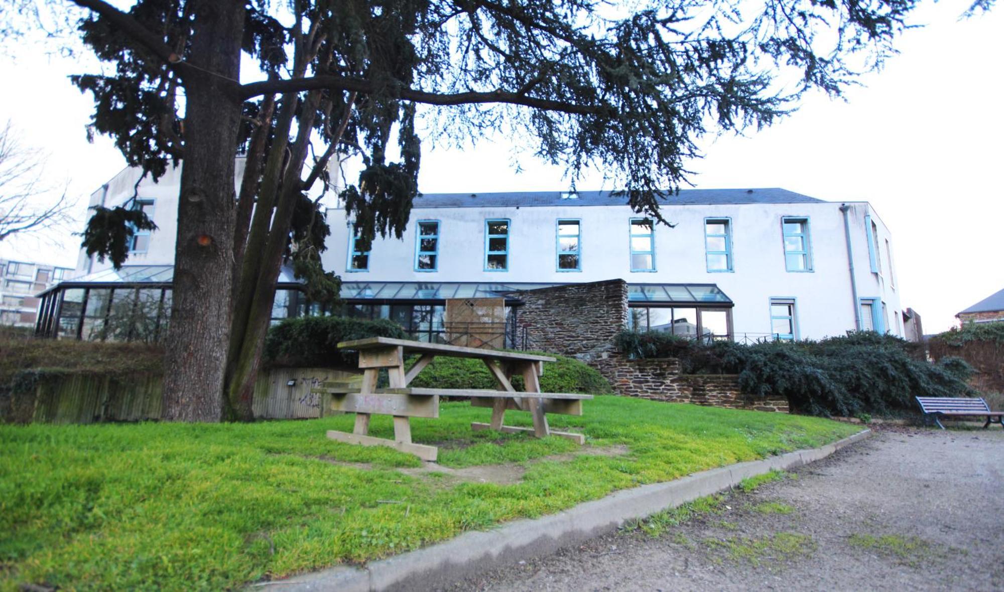 Hostel Rennes Bagian luar foto