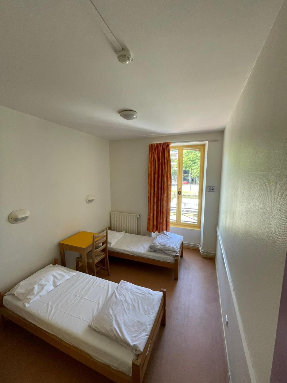 Hostel Rennes Bagian luar foto