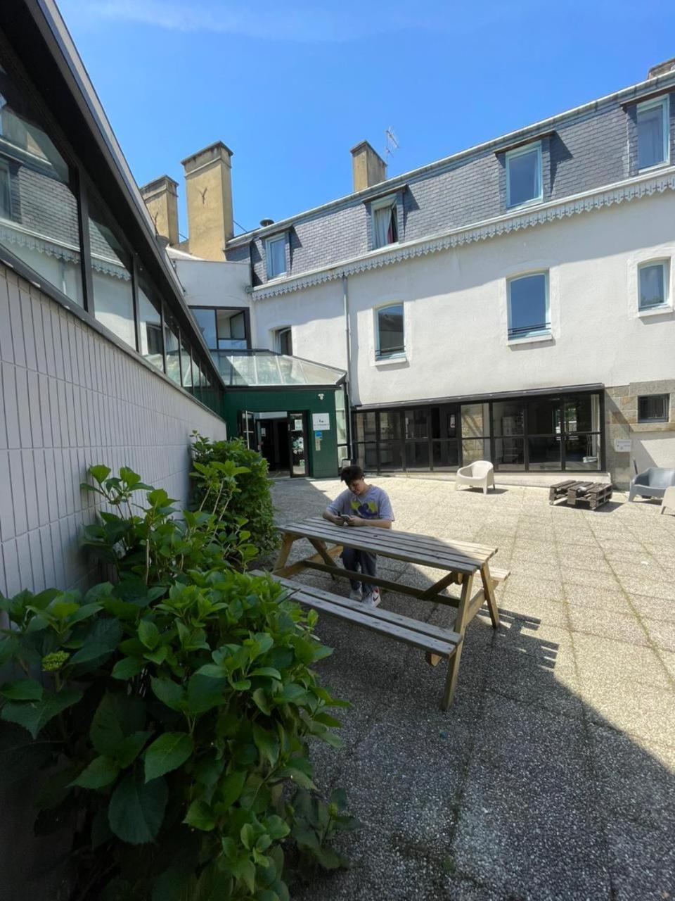 Hostel Rennes Bagian luar foto